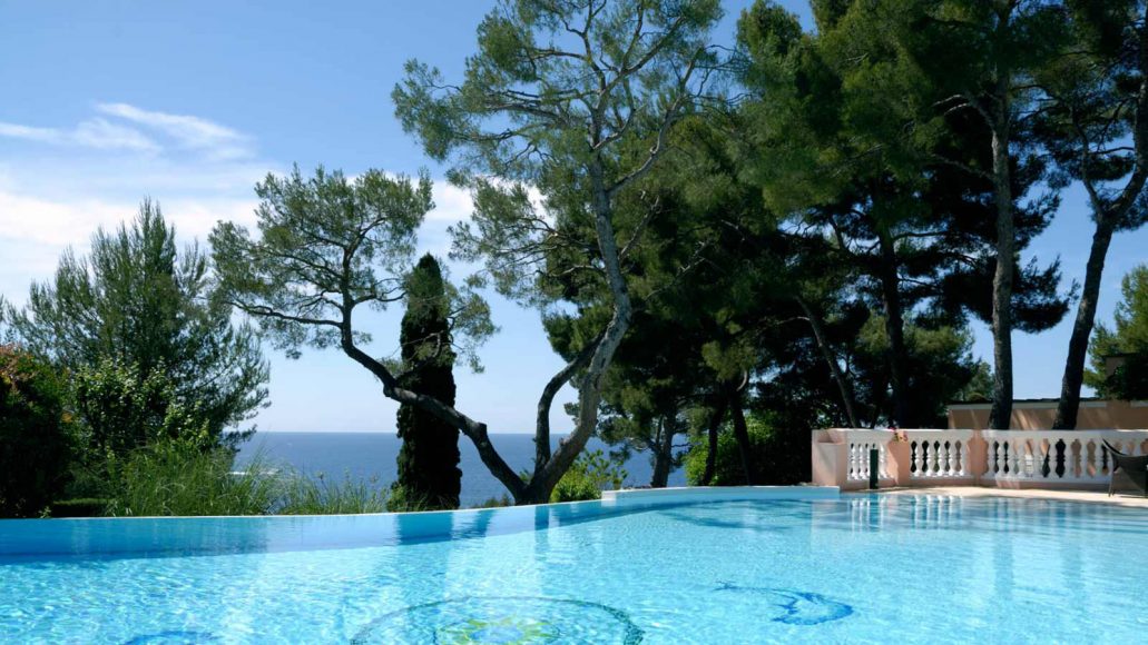 Four Seasons Le Grand-Hôtel du Cap-Ferrat Villa Rose Pierre pool view